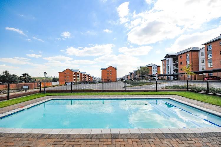 2 Bed Apartment in Modderfontein photo number 10