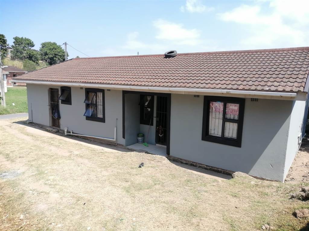 6 Bed House in Lovu photo number 1