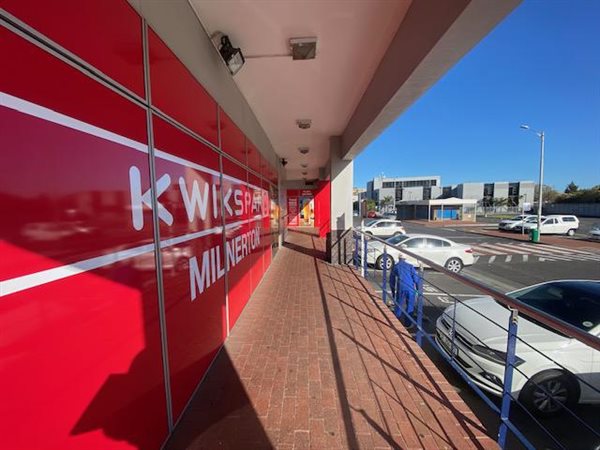 130  m² Commercial space in Milnerton Central