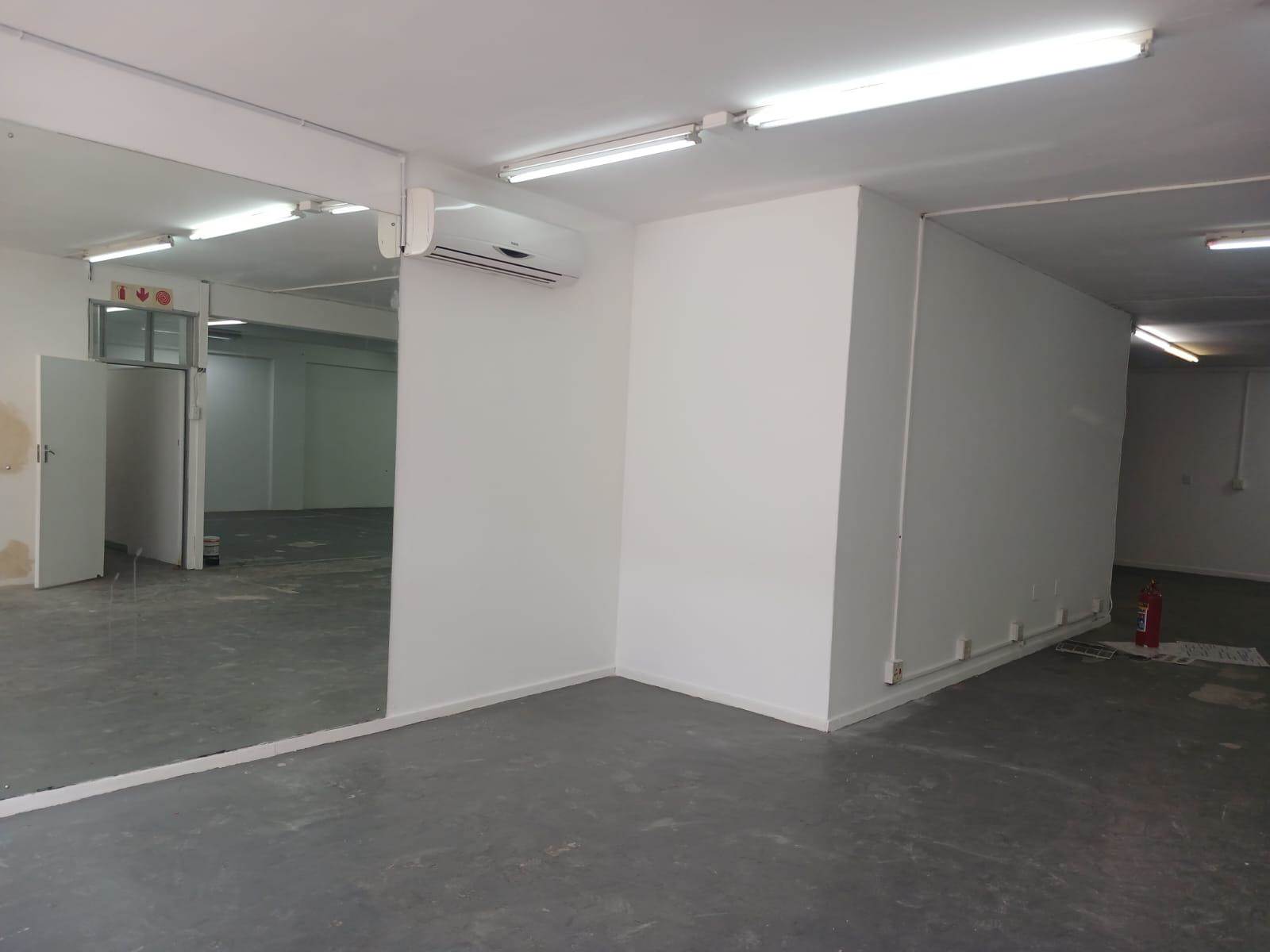 300  m² Retail Space in Greyville photo number 10