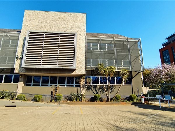 402  m² Commercial space