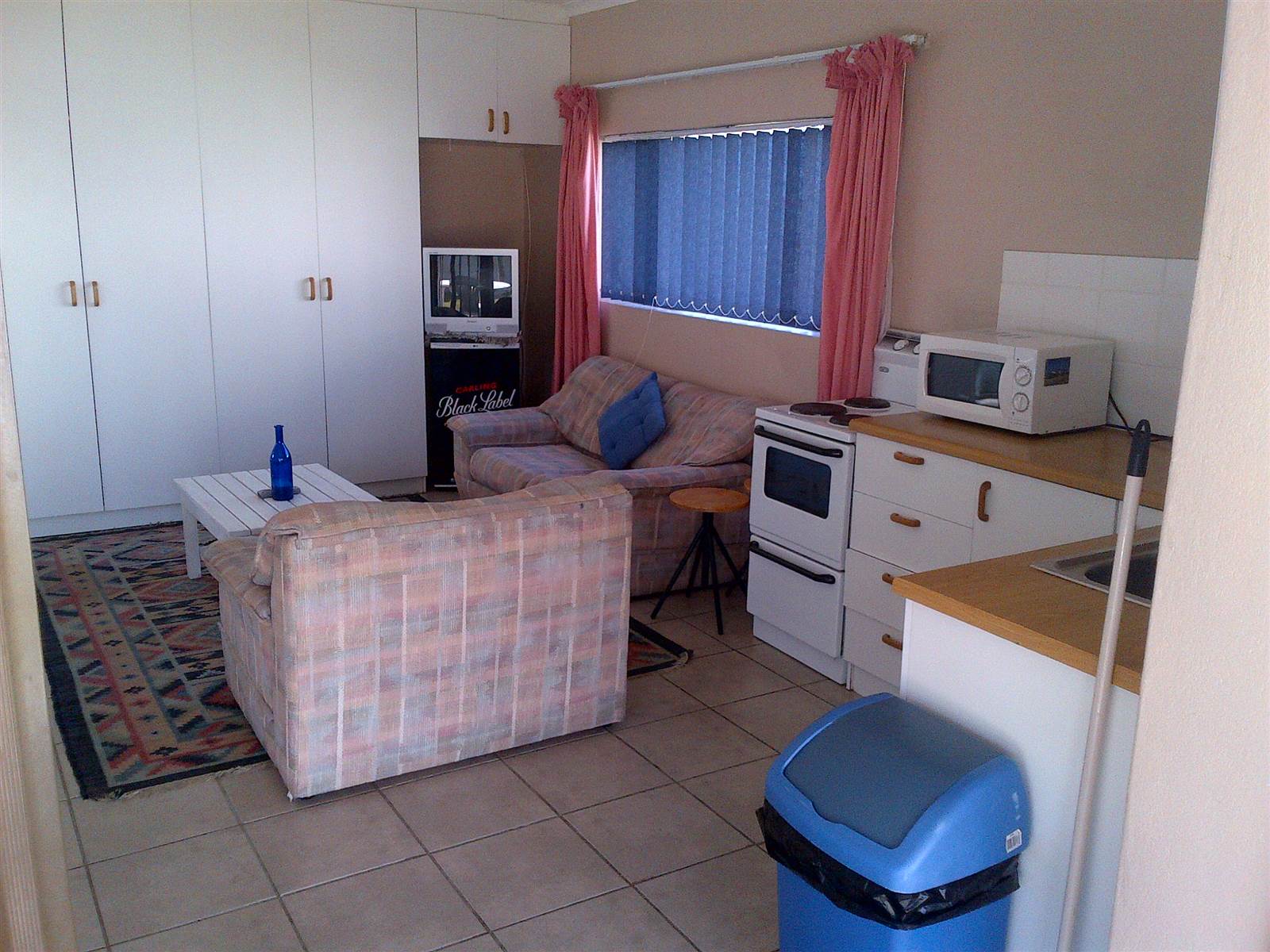 6 Bed House in Gansbaai and surrounds photo number 11