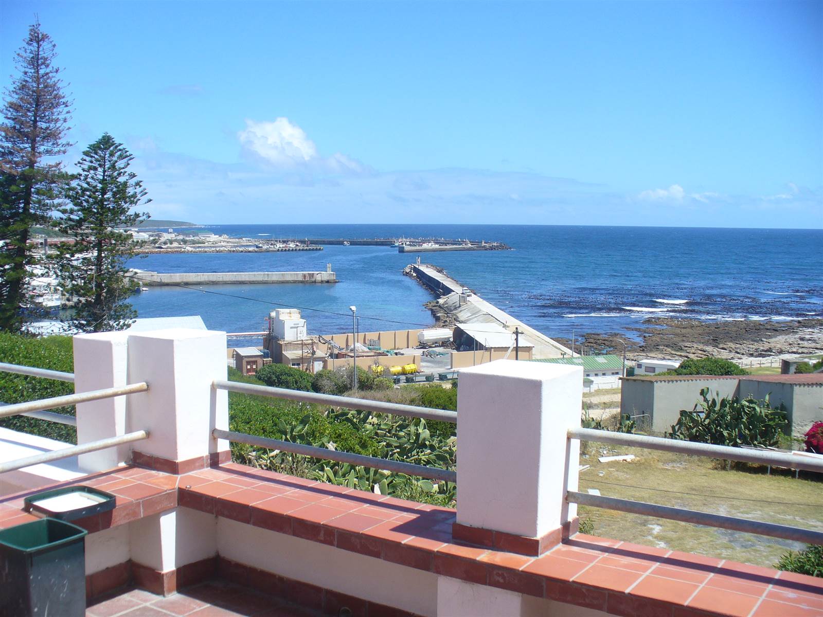 6 Bed House in Gansbaai and surrounds photo number 4