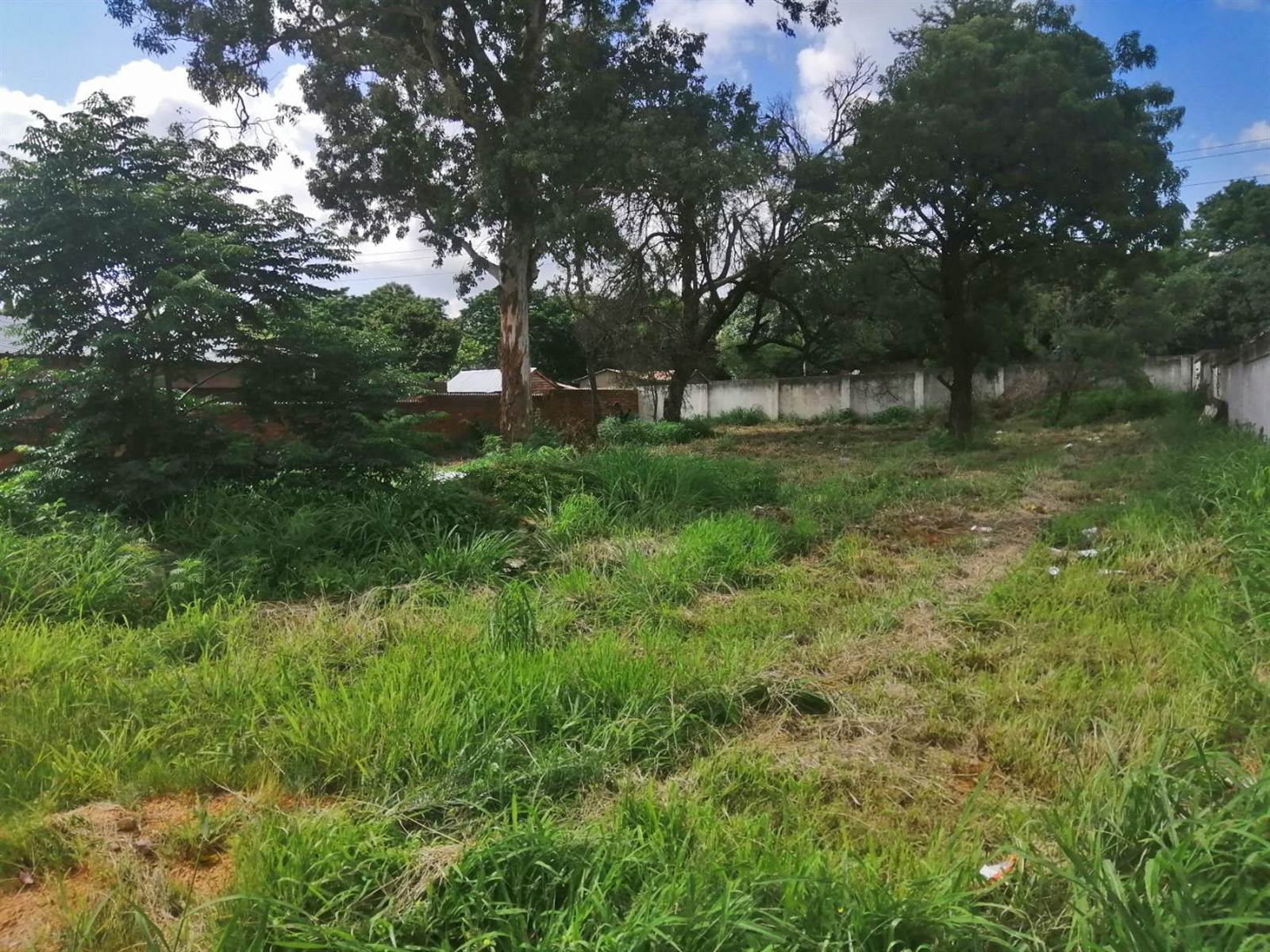 682 m² Land available in Chantelle photo number 2