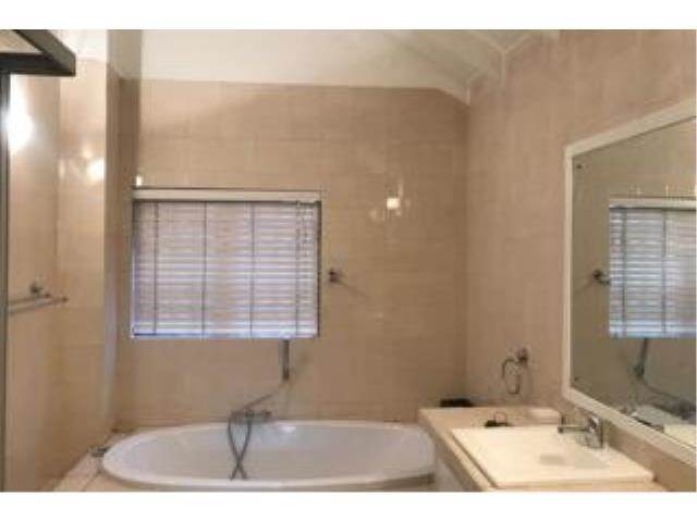 3 Bed House in Bryanston West photo number 19