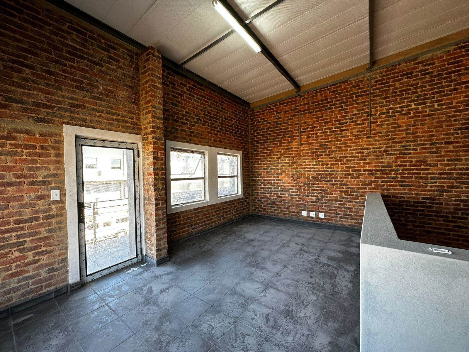 98  m² Industrial space in Clayville photo number 6