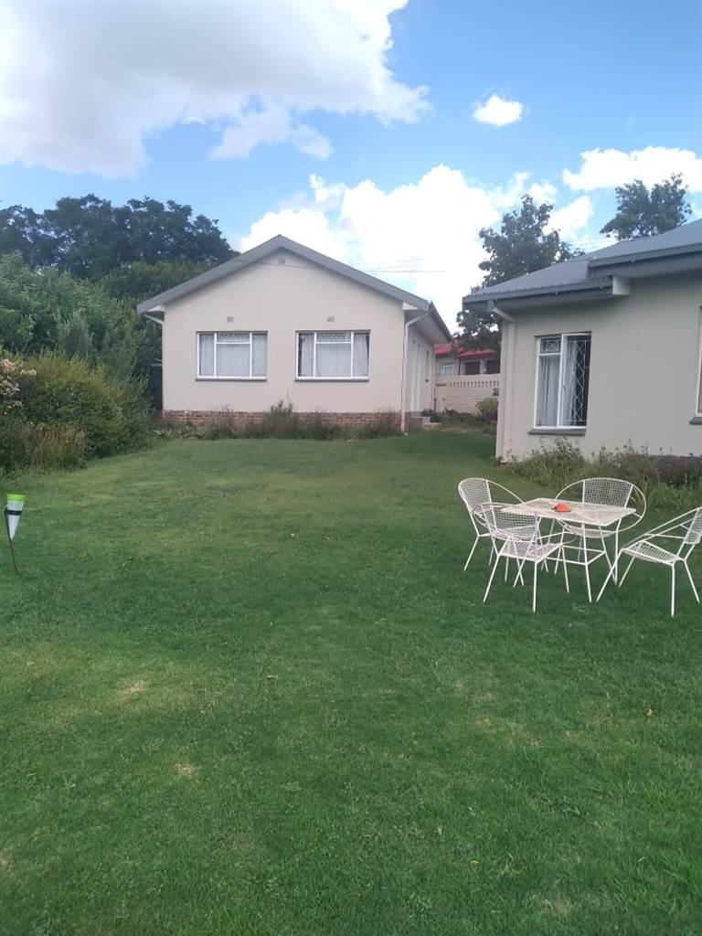 4 Bed House in Aliwal North photo number 13