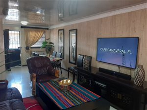 3 Bed Apartment in Alexandra