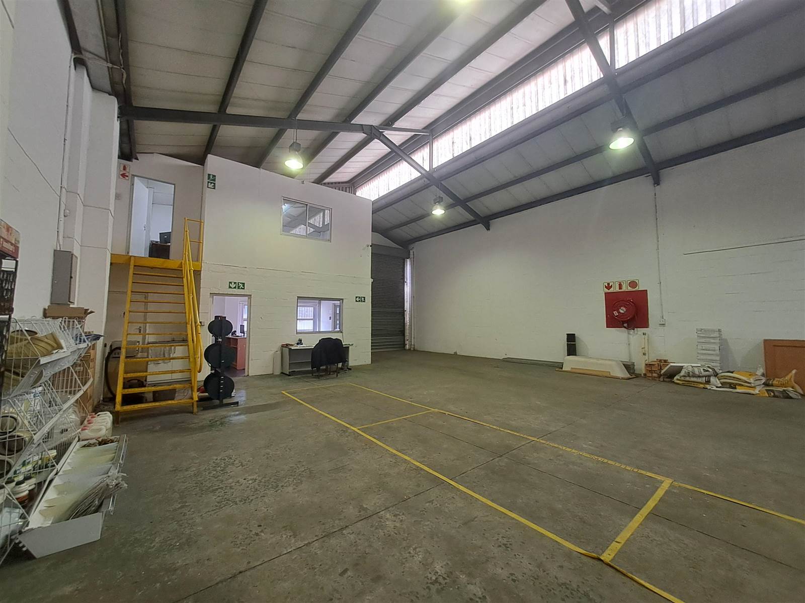 284  m² Industrial space in Maitland photo number 1