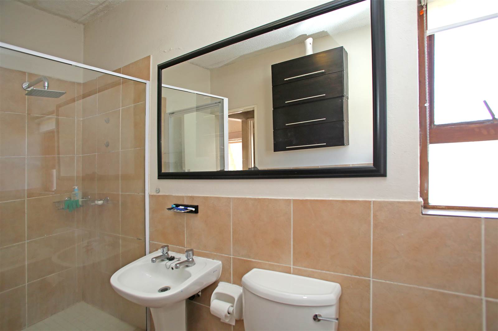 1 Bed Apartment in Sunninghill photo number 11