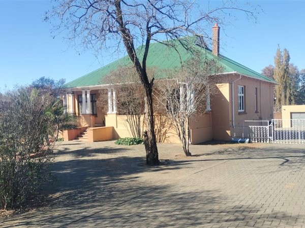 5 Bedroom House