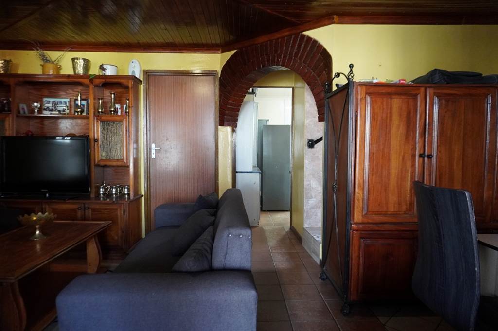3 Bed House in Khayelitsha photo number 5