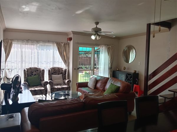 3 Bedroom Townhouse 3 Bedroom Townhouse