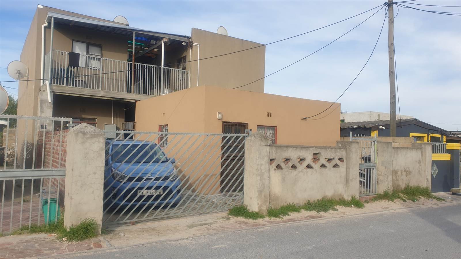 10 Bed House in Mfuleni photo number 2