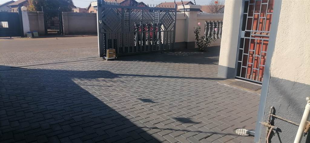 3 Bed House in Soshanguve B photo number 23