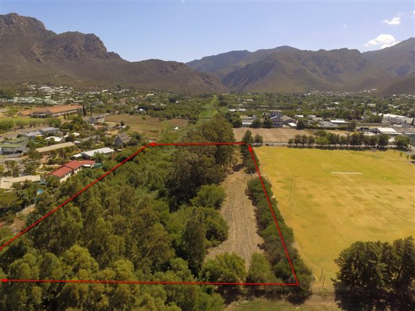1.8 ha Land available in Montagu