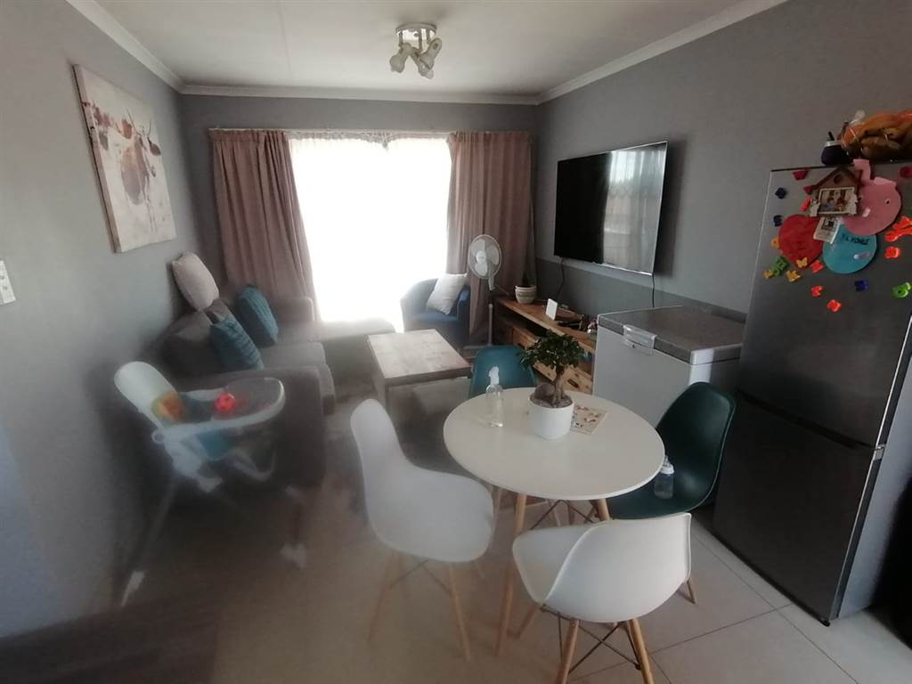 3 Bed House in Olievenhoutbosch photo number 6