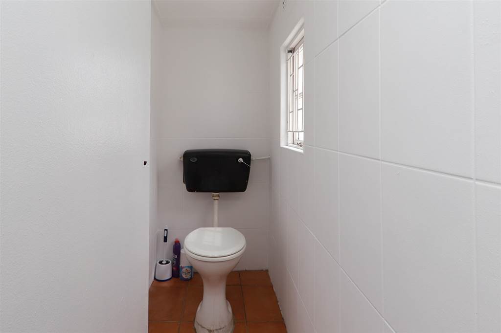 2 Bed House in Muizenberg photo number 18