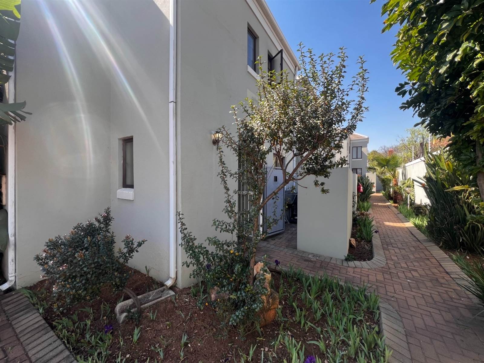 2 Bed Townhouse in Greenside photo number 28
