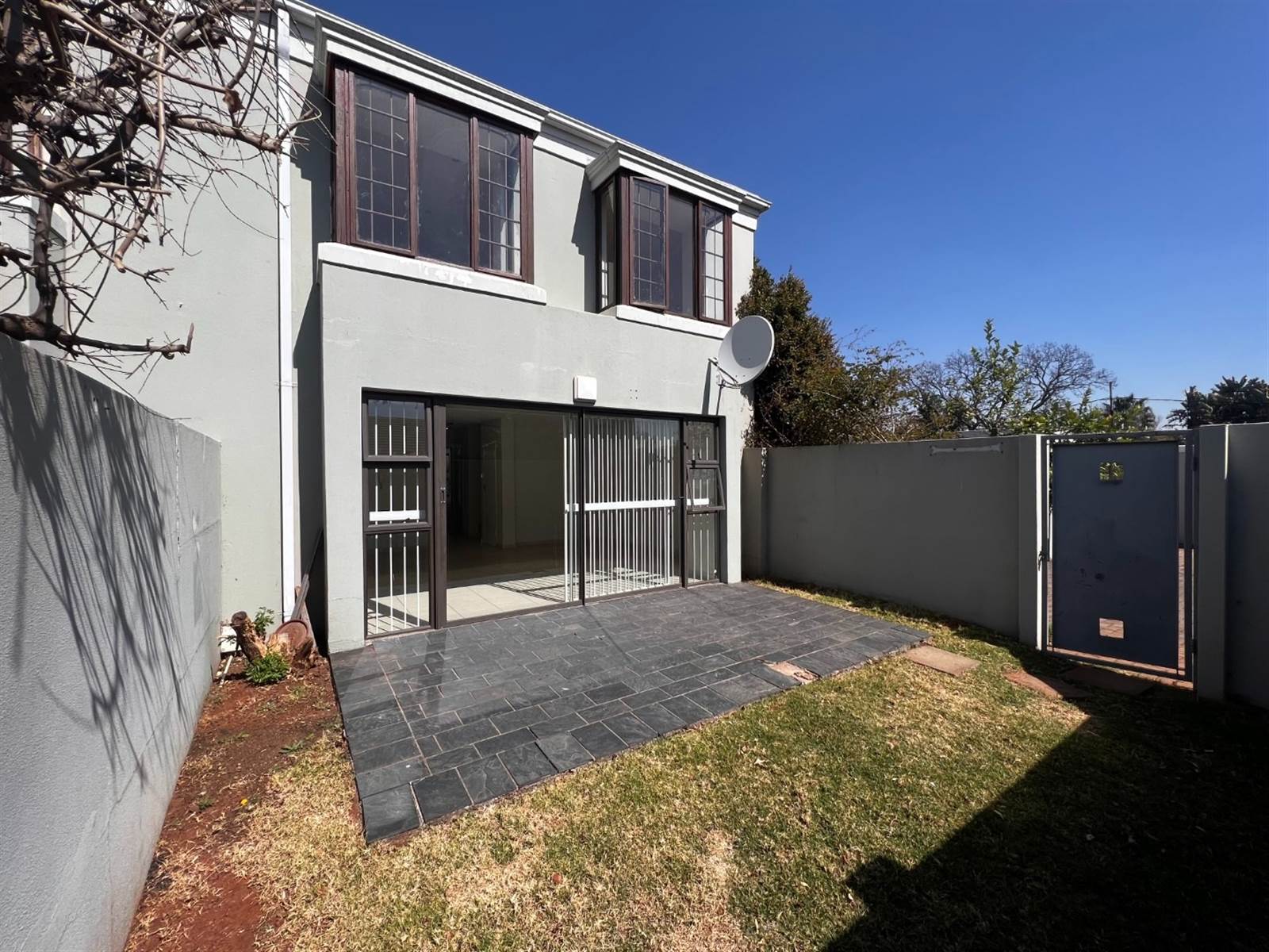 2 Bed Townhouse in Greenside photo number 29