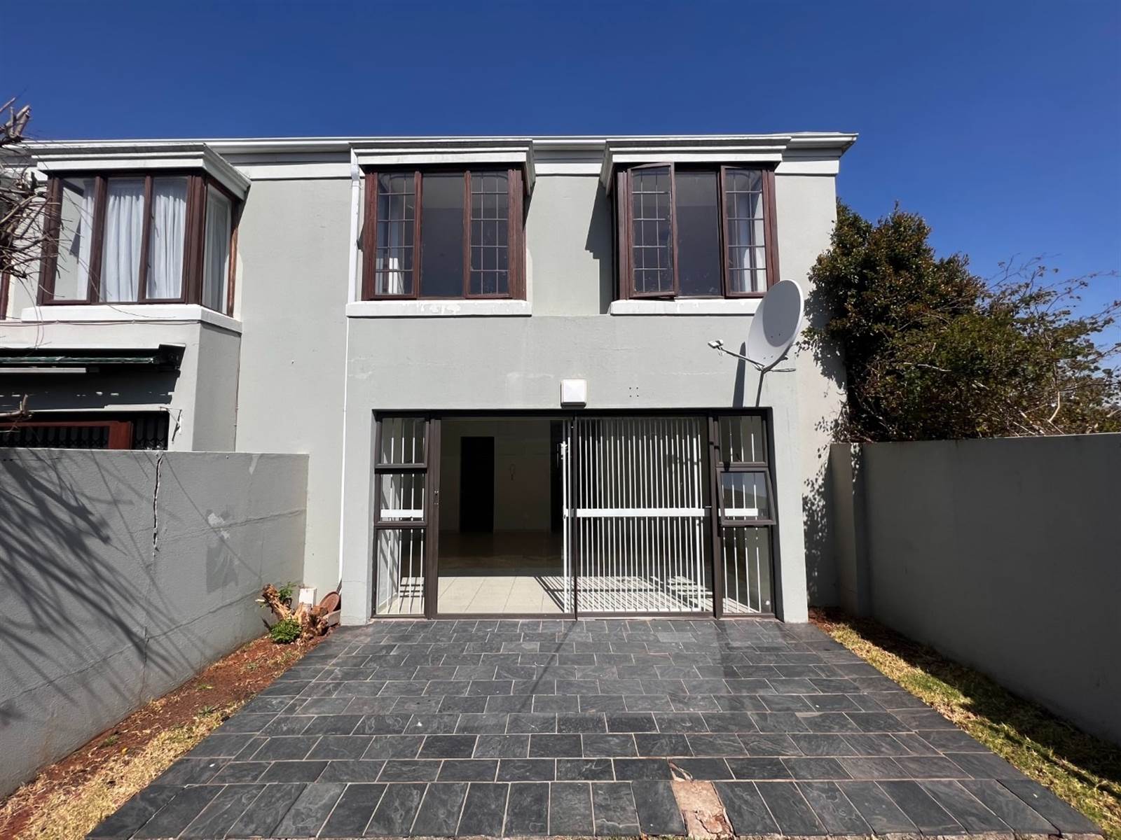2 Bed Townhouse in Greenside photo number 30