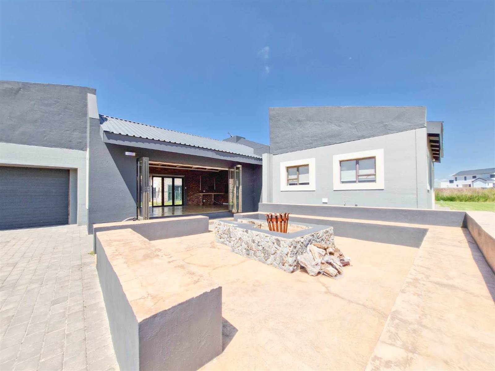 3 Bed House in Bronkhorstbaai photo number 2