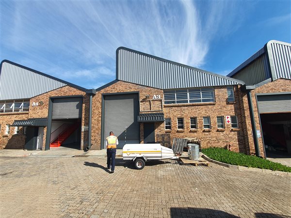 326  m² Industrial space in Robertville