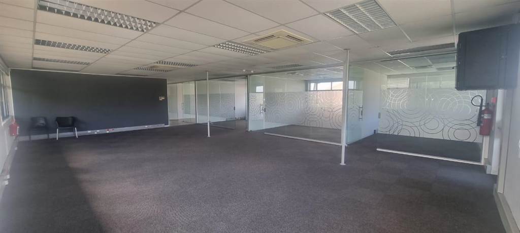 313  m² Commercial space in Parow North photo number 7