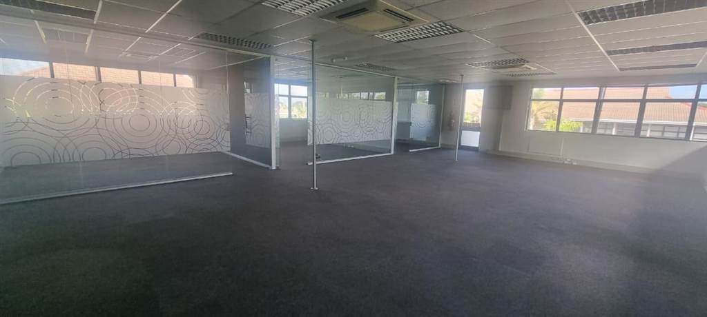 313  m² Commercial space in Parow North photo number 5