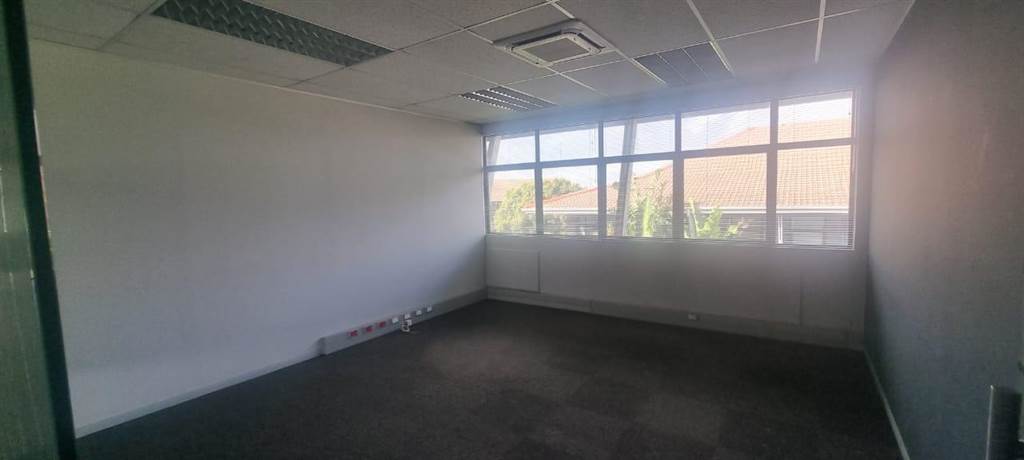 313  m² Commercial space in Parow North photo number 13