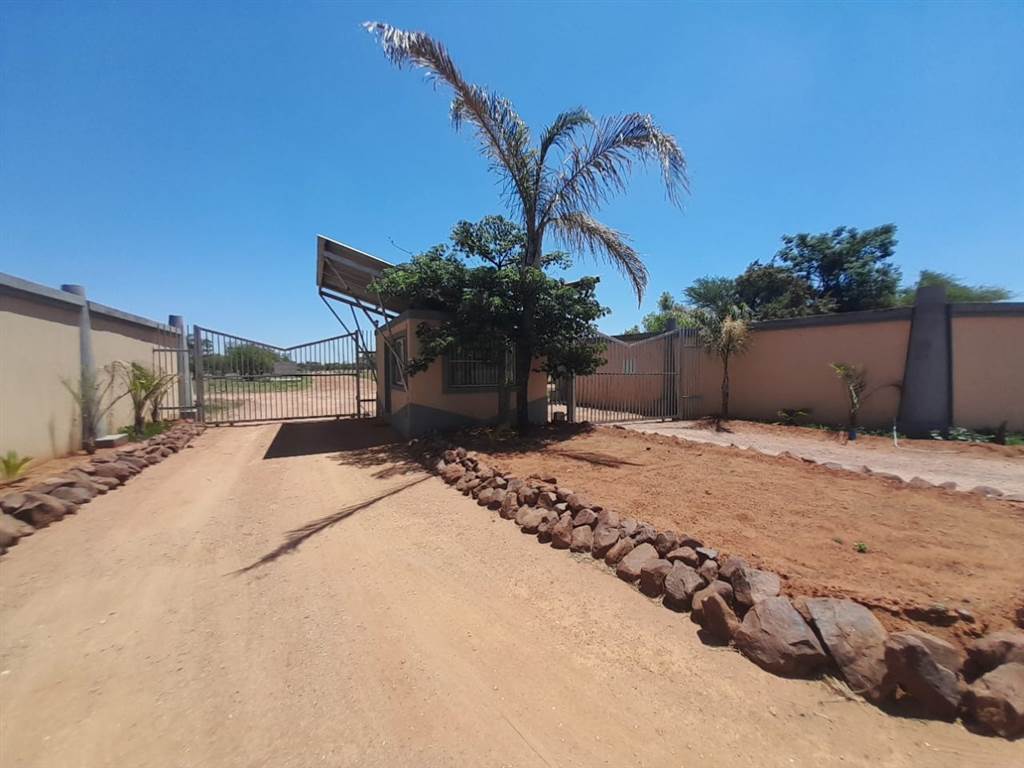 630 m² Land available in Bela-Bela (Warmbaths) photo number 2