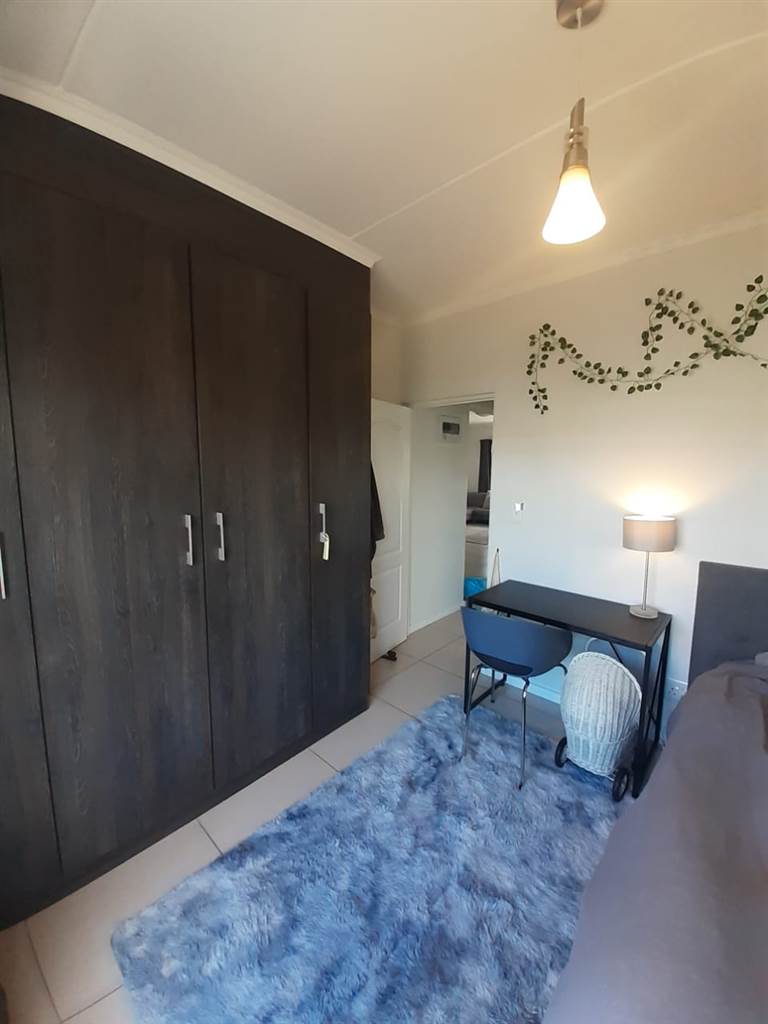 2 Bed Apartment in De Velde photo number 12