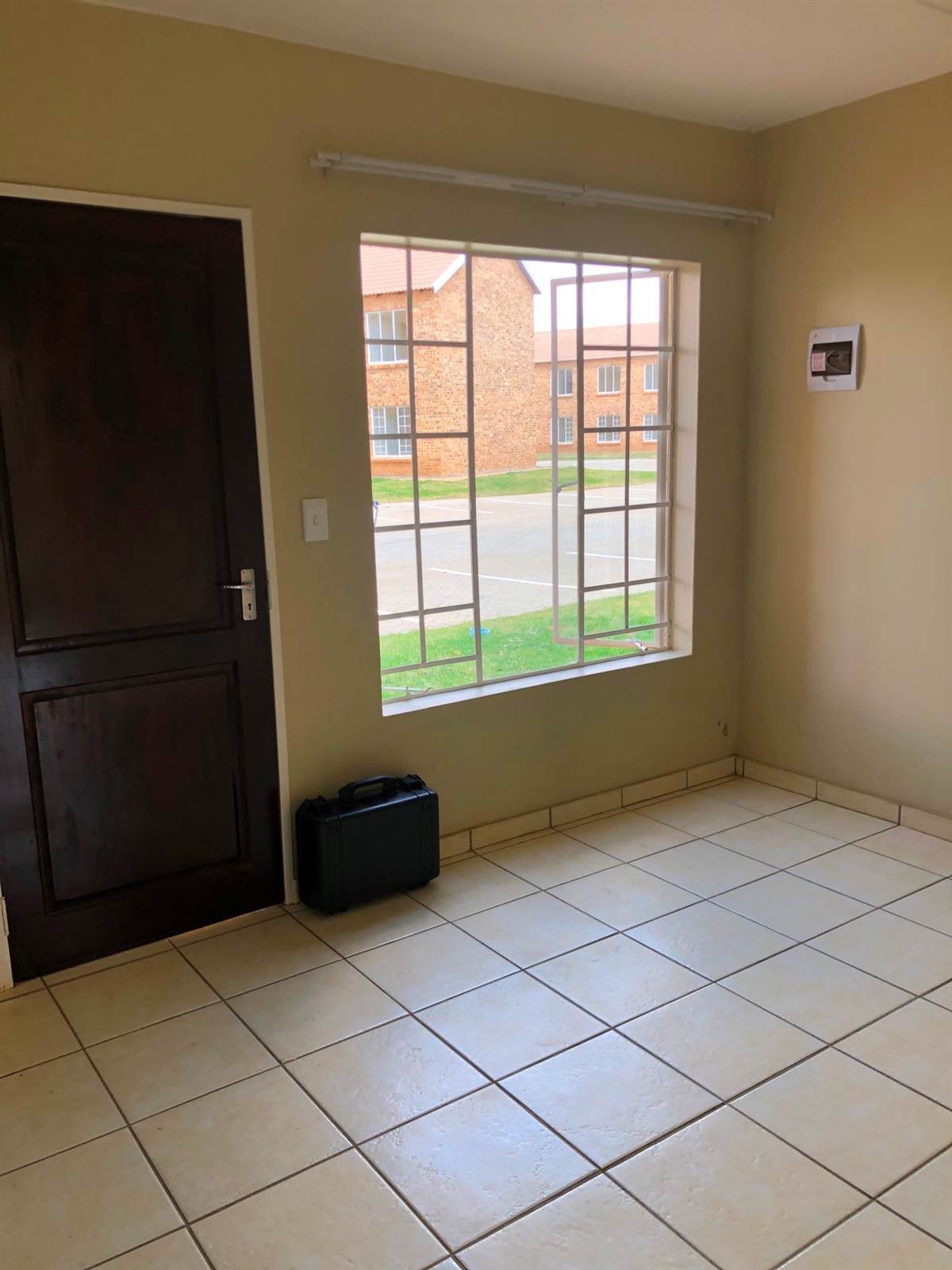 2 Bed Flat in Randfontein Central photo number 7