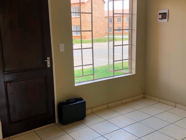 2 Bed Flat in Randfontein Central