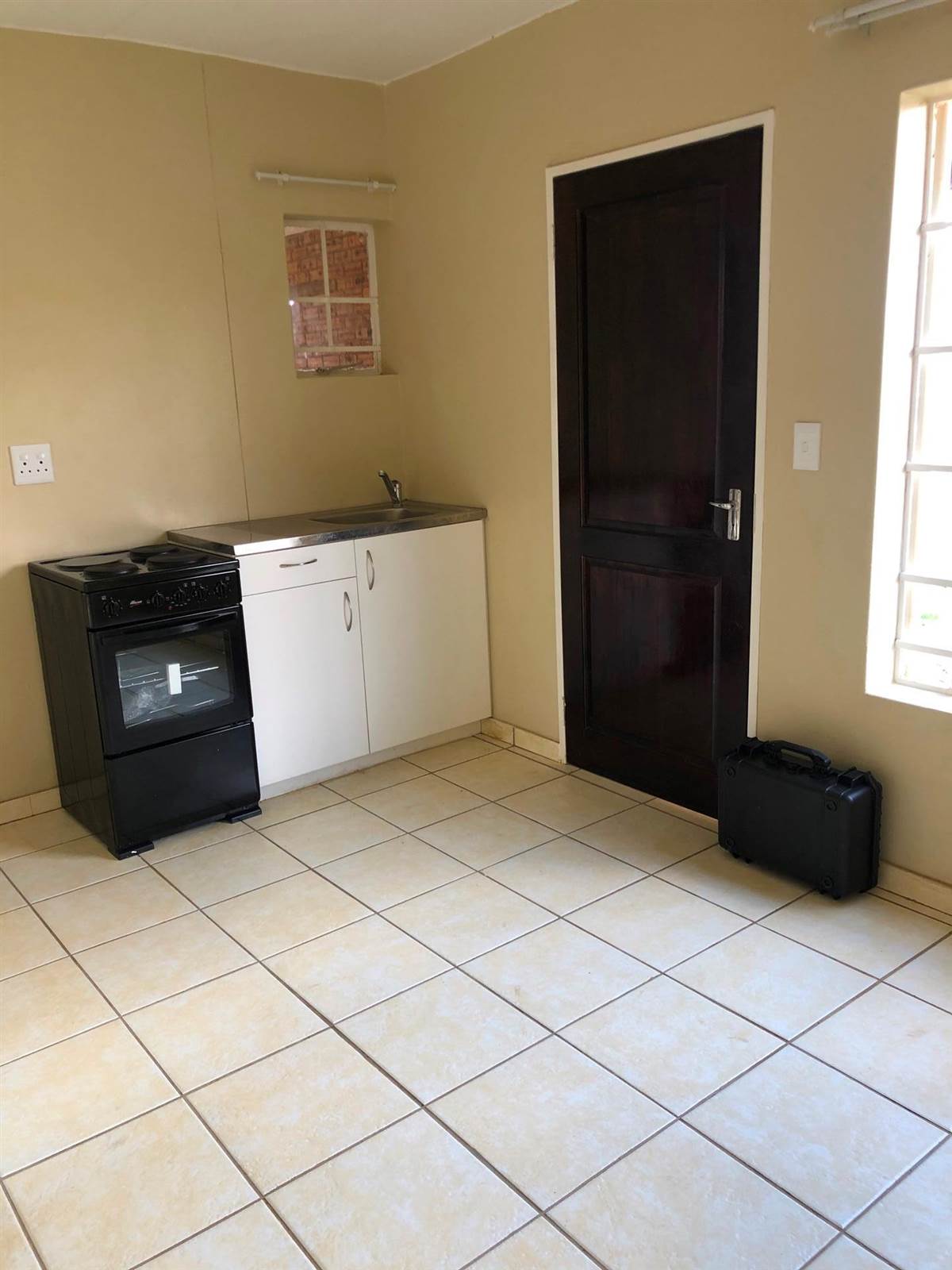 2 Bed Flat in Randfontein Central photo number 19