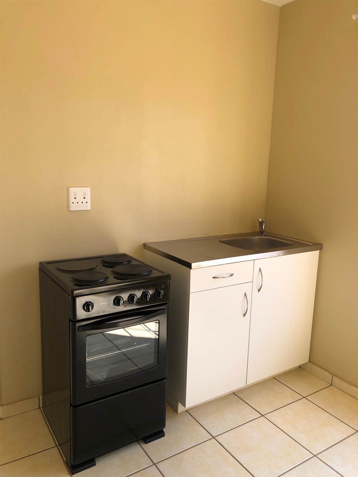 2 Bed Flat in Randfontein Central photo number 14