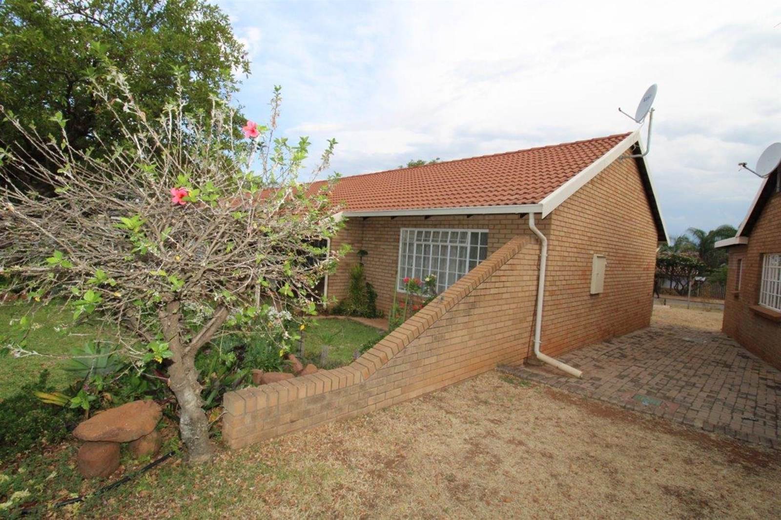 2 Bed Townhouse in Bela-Bela (Warmbaths) photo number 19