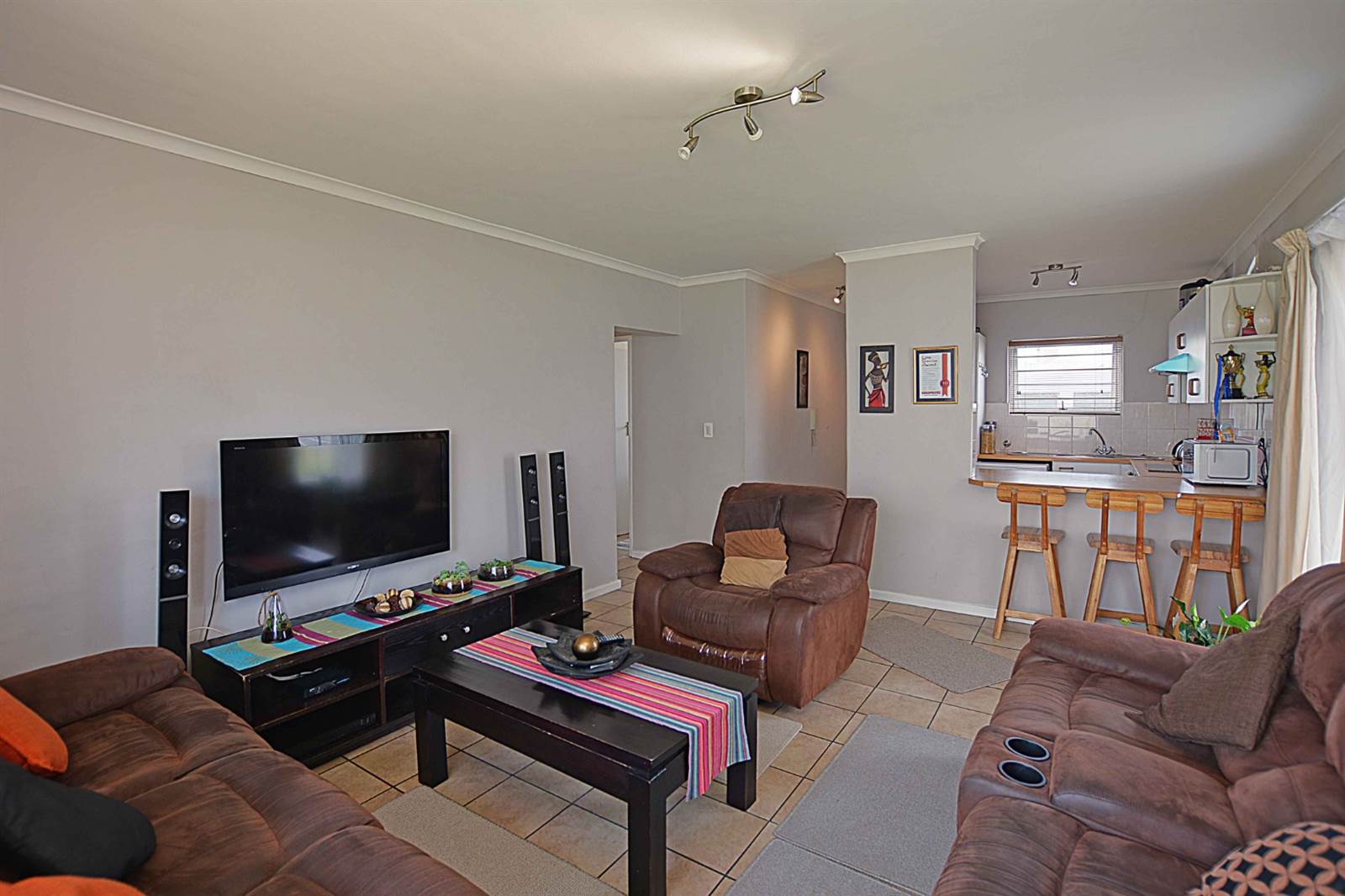 2 Bed Apartment in Blouberg Sands photo number 4