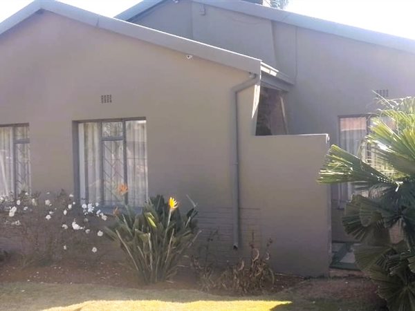 4 Bedroom House 4 Bedroom House