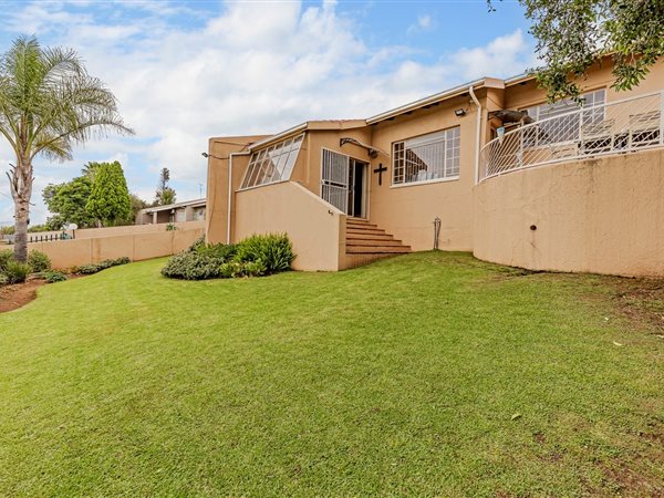 3 Bedroom Townhouse 3 Bedroom Townhouse