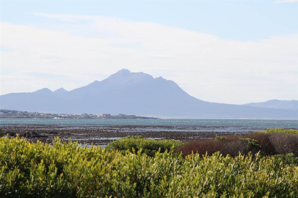 885 m² Land available in Bettys Bay photo number 16