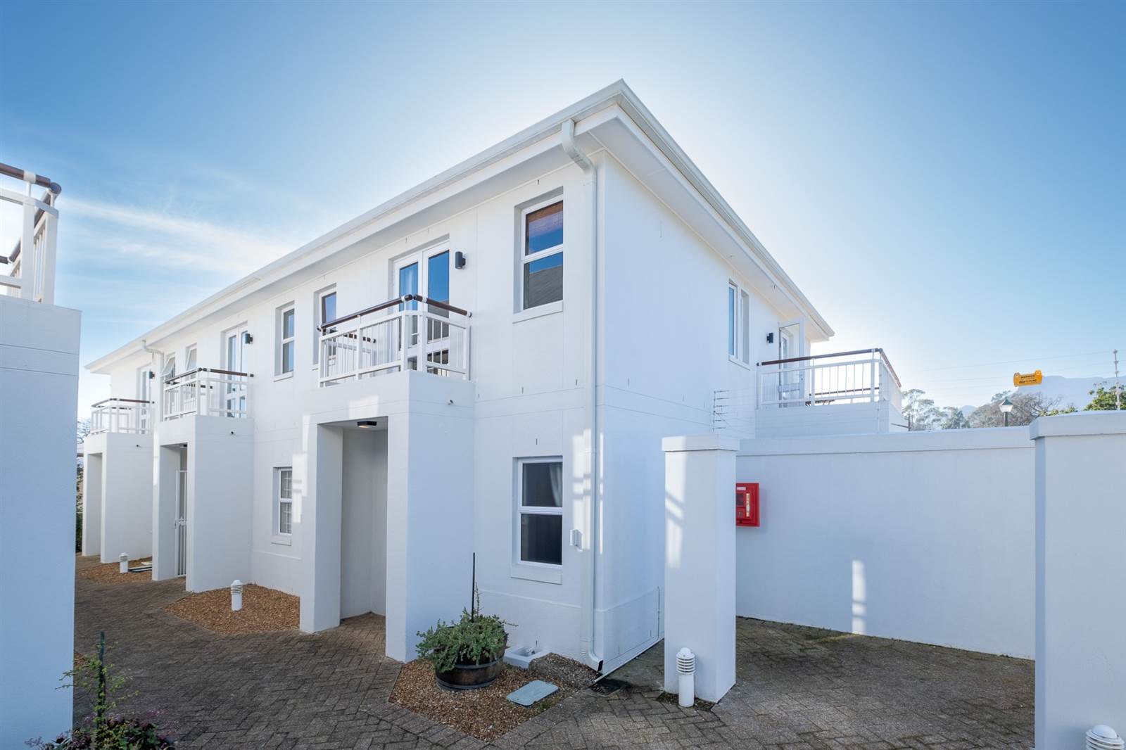 2 Bed Townhouse in Stellenbosch Central photo number 18
