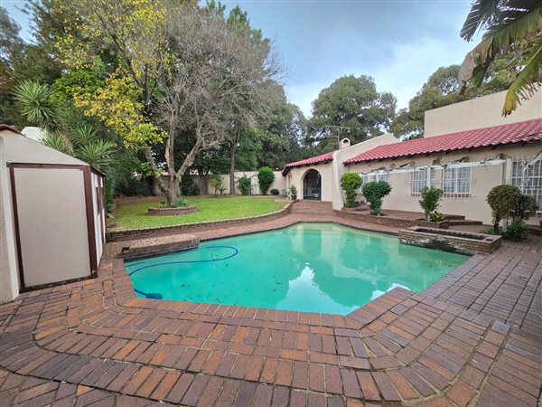 5 Bedroom House 5 Bedroom House