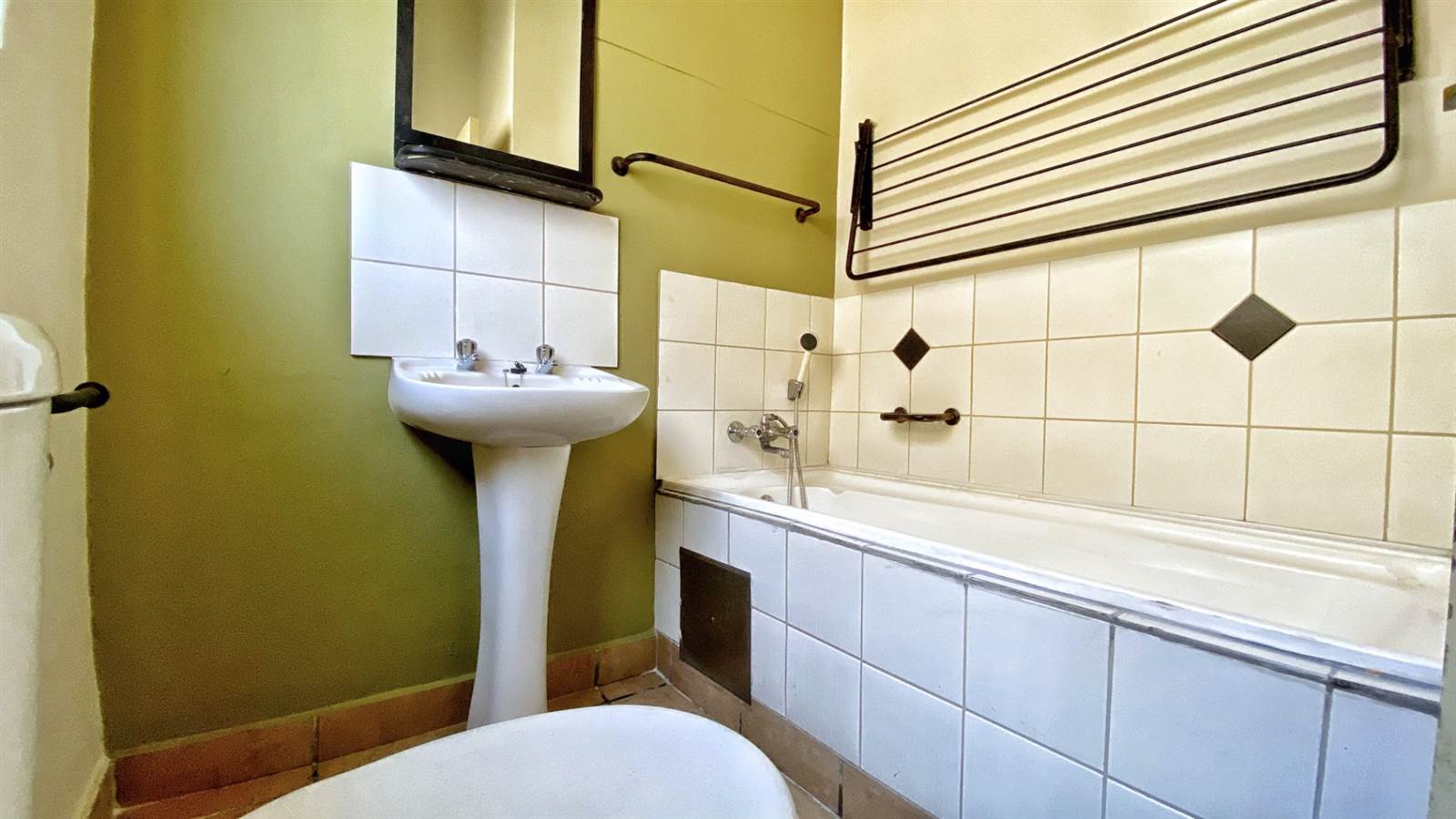 1 Bed Apartment in Johannesburg Central photo number 9