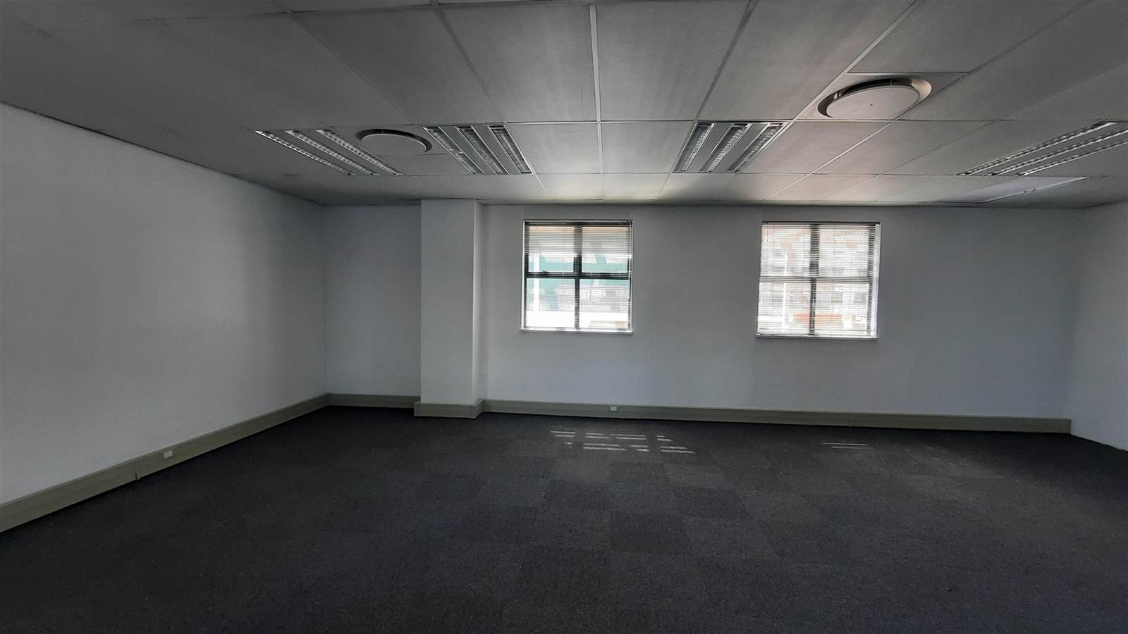 117  m² Commercial space in Umhlanga Ridge photo number 9