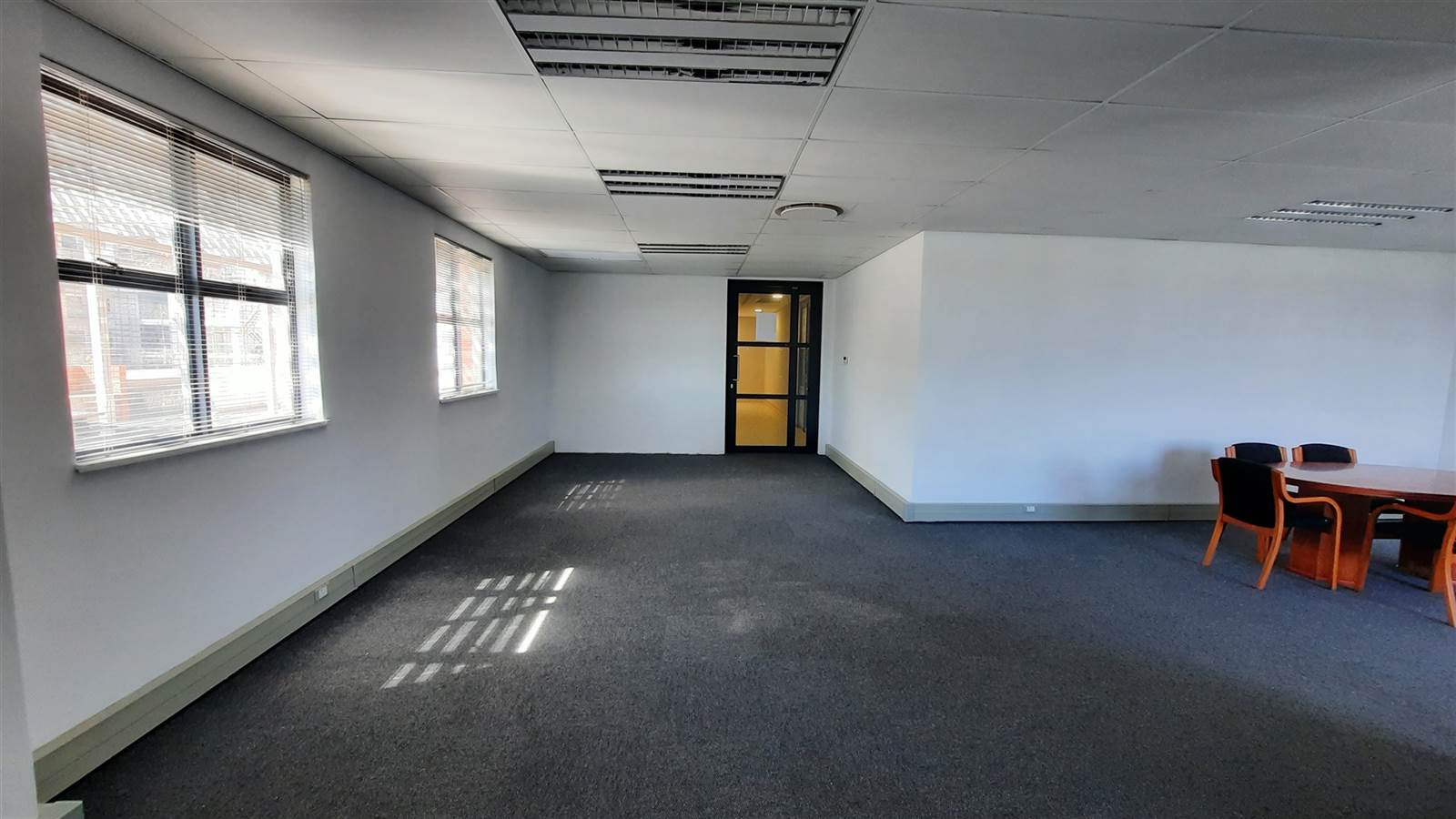 117  m² Commercial space in Umhlanga Ridge photo number 2