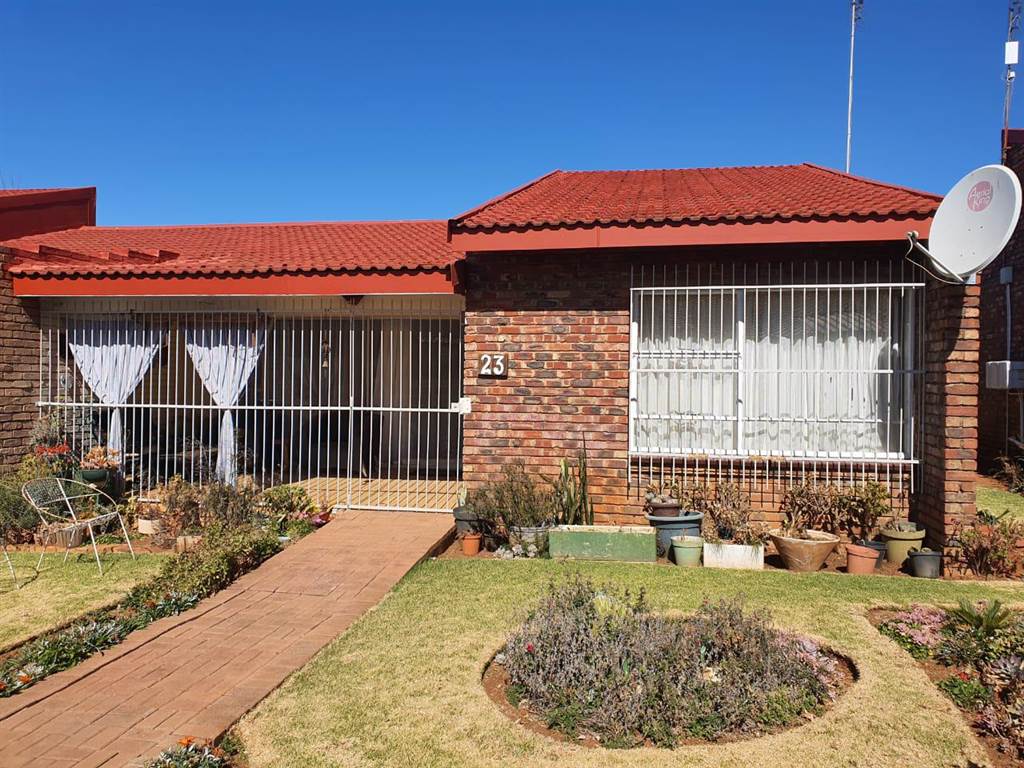 2 Bed House in Oudorp photo number 2