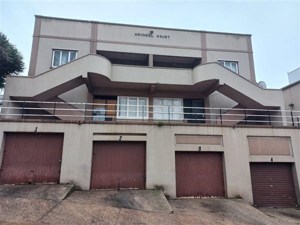 8 Bed Apartment in Port Elizabeth Central