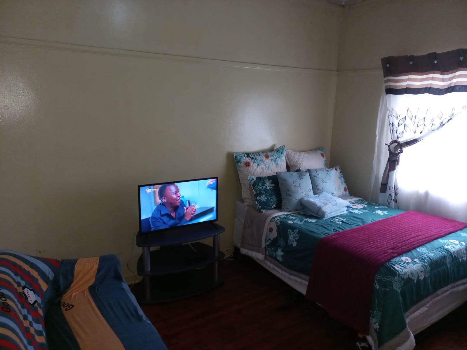8 Bed Apartment in Port Elizabeth Central photo number 4