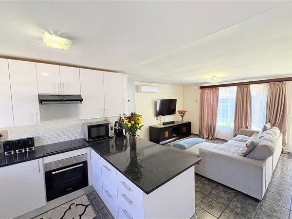 2 Bedroom Simplex 2 Bedroom Simplex